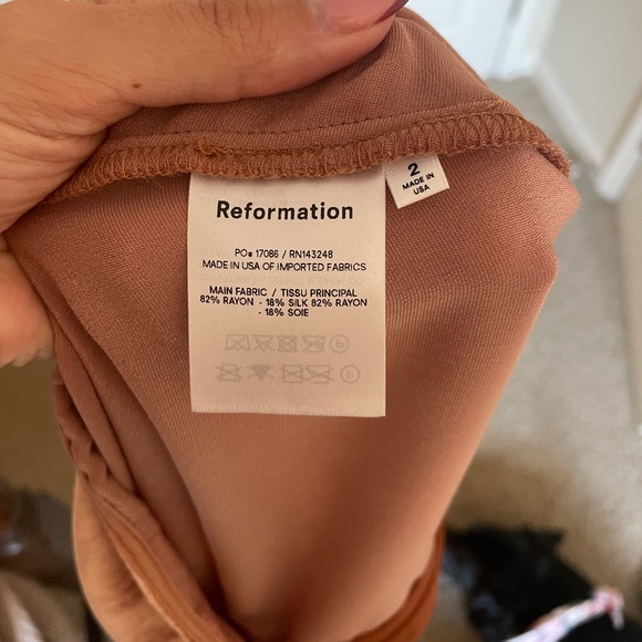 ♥️Sold ♥️ Reformation | Baylee Skirt in Salmon - Picture 7 of 7